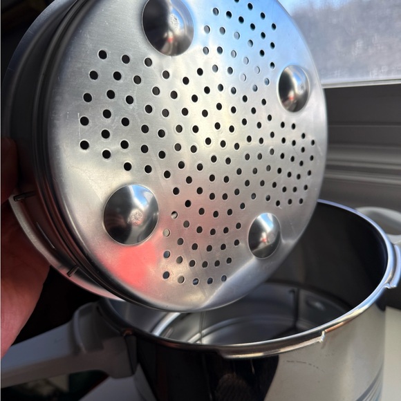 Fissler Vitavit **NEVER USED** Stainless Steel Pressure Cooker with Blue Stripes - Picture 15 of 16